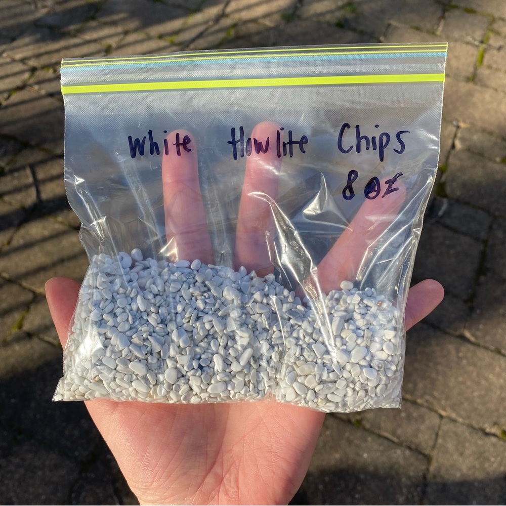 Howlite Polished Chips Crystals